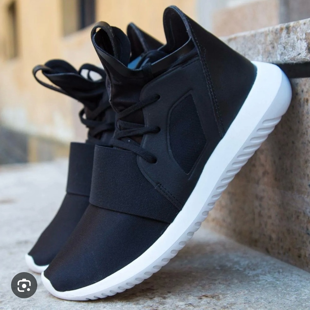 Adidas  Tubular Defiant sneakers- excellent condition